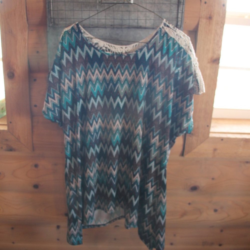 Cato Patterned Tee with Lace Detail